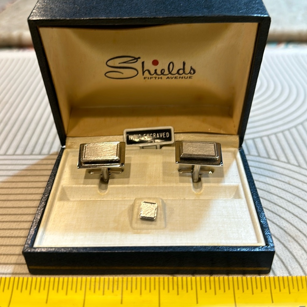 Vintage IOB Mid Century Shields Fifth Avenue Silver Tone Cuff Links & tie pin